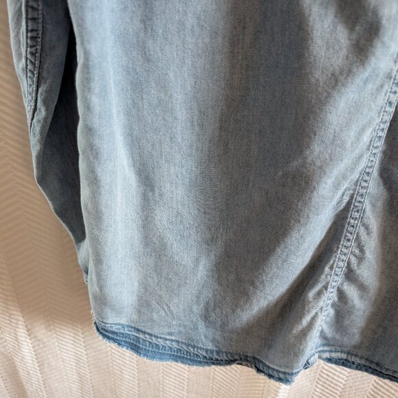 Calvin Klein Jeans Women's Long Sleeve Chambray Denim Snap Buttons Size XL - Picture 8 of 8